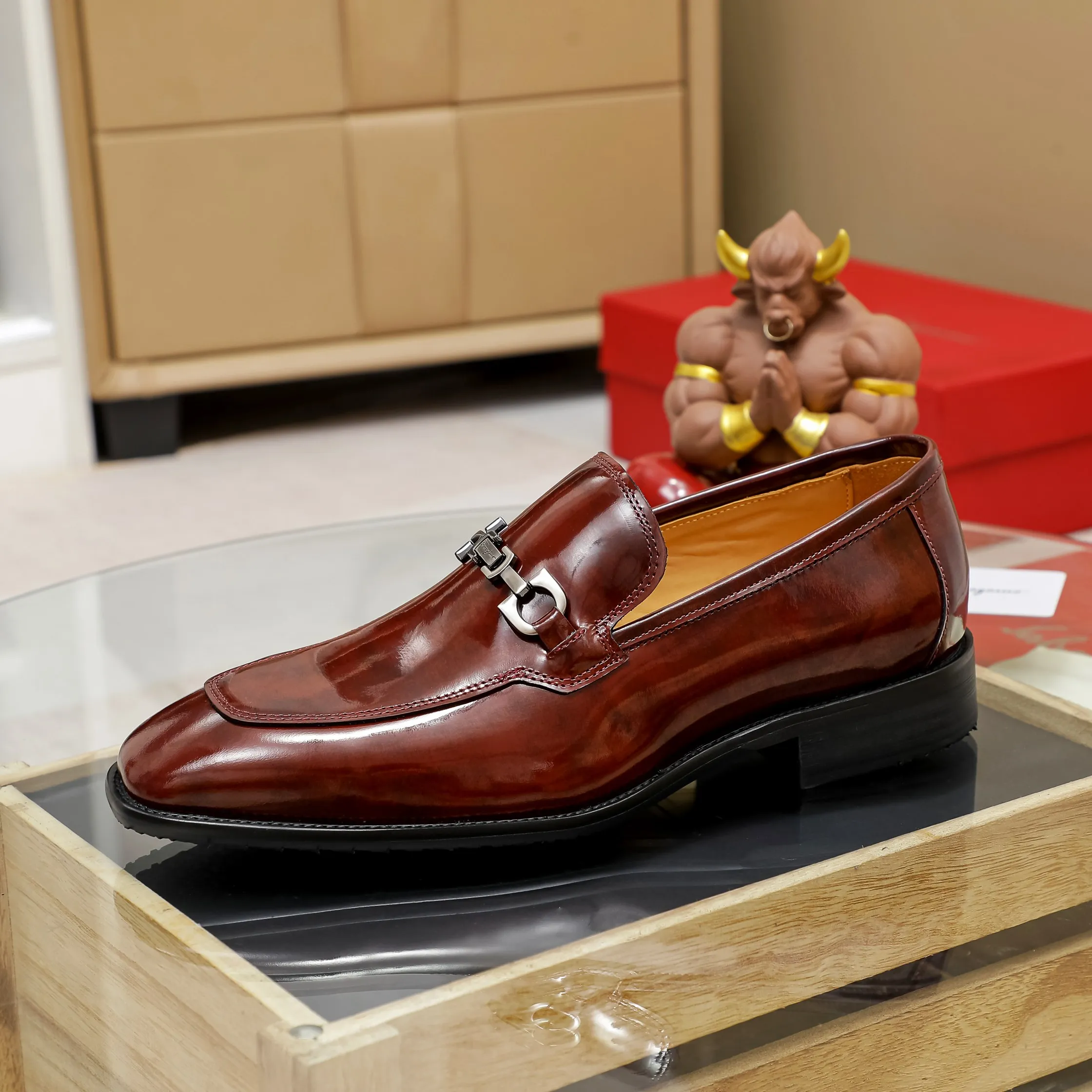 Men's shoes💰460🕷🕷[Ferragamo] Ferragamo's top men's business leather shoes💯Original copy of the official website, the upper is made of imported official website 1:1 material🍁Italian embossed cowhide🇮🇹Imported water-dyed leather lining. It’s definitely not made with ordinary craftsmanship, it’s the model used by celebrities! The factory’s craftsmanship is designed to create the most perfect shoes for trendy men! Code number 38-44 (45.46 customized) 3 colors, large quantities in stock